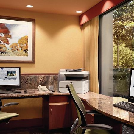Hampton Inn - Йорк Экстерьер фото