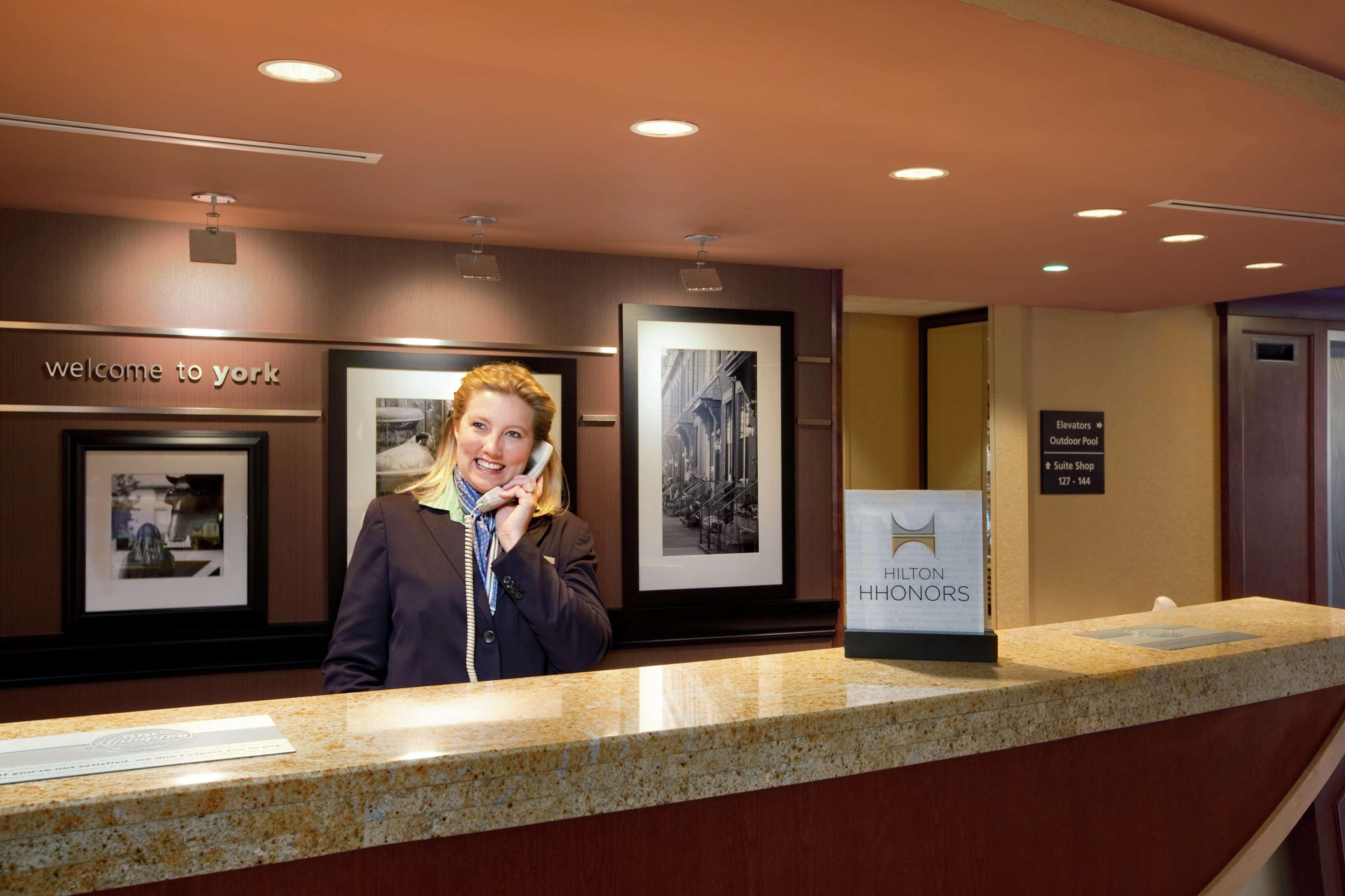 Hampton Inn - Йорк Экстерьер фото