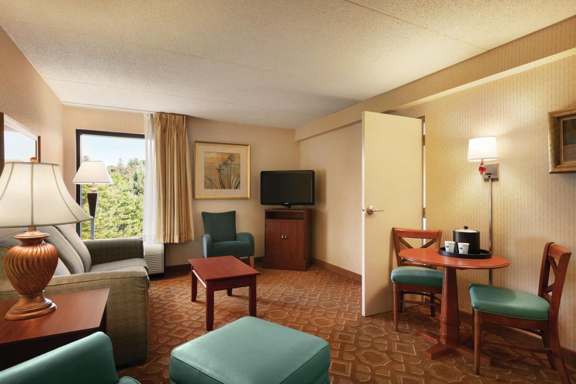 Hampton Inn - Йорк Экстерьер фото
